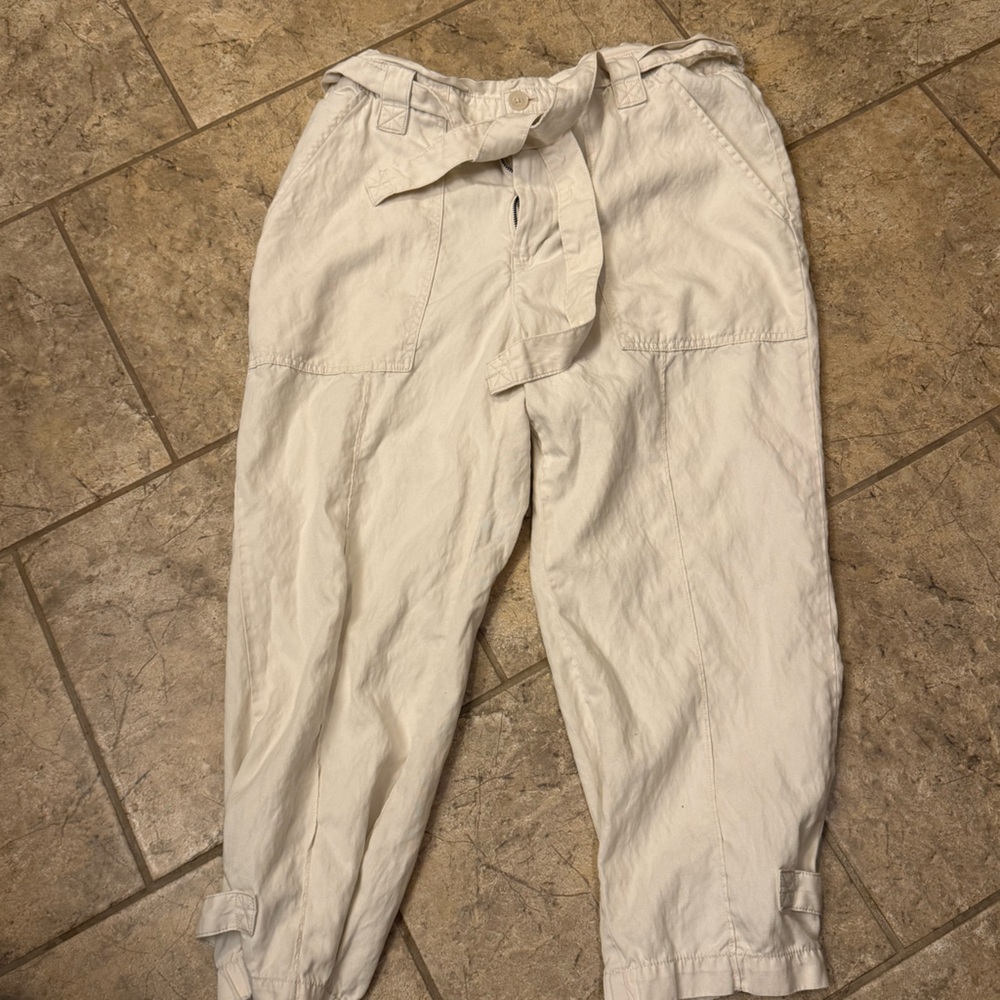 NEW! Banana Republic Tie Waist High Rise Slim Pants cream
Size 16